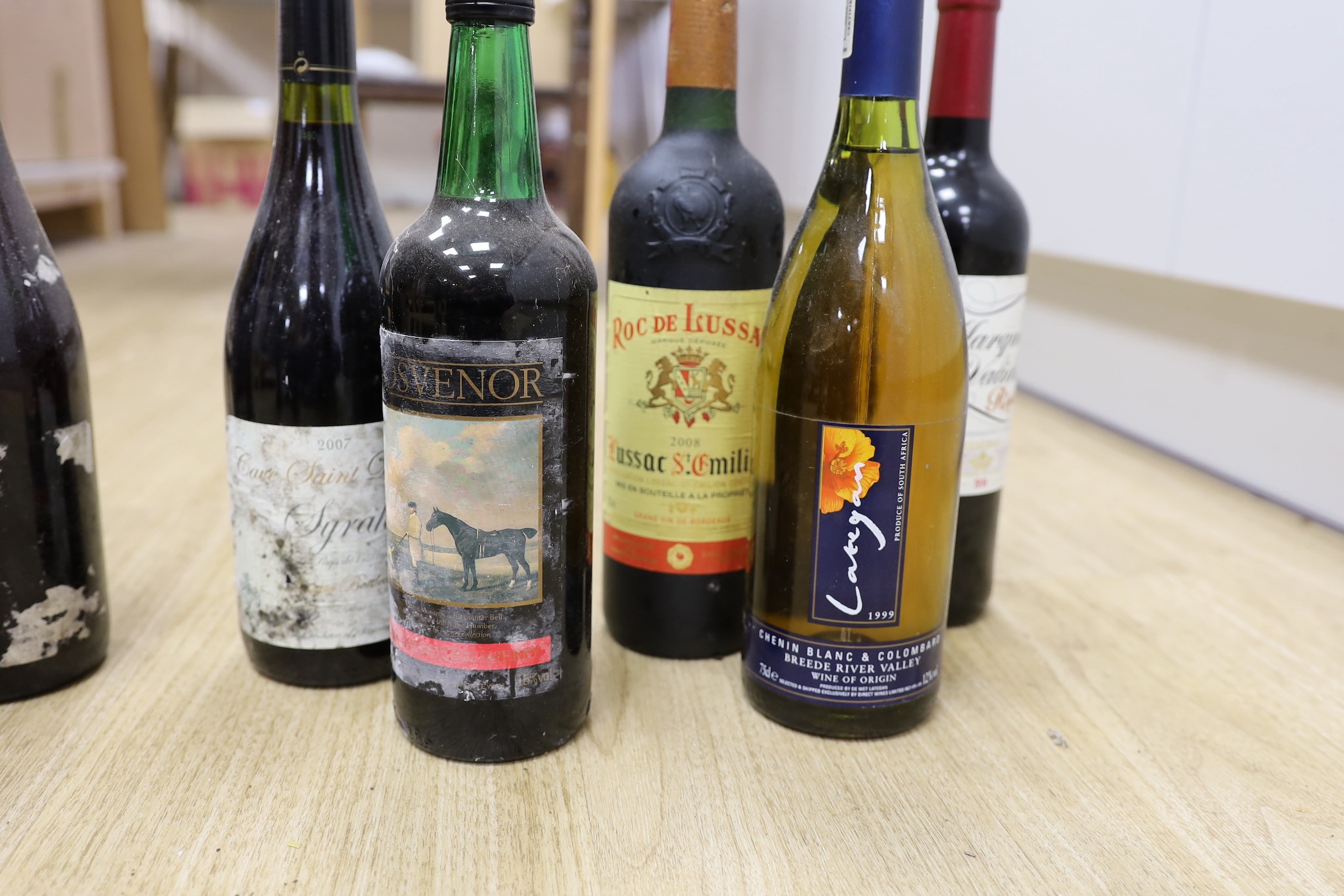 Eleven bottles of wine, to include a 75cl bottle of 2016 Marqués de Valido, a 75cl bottle of 1989 Chateau Richet Margaux, and others